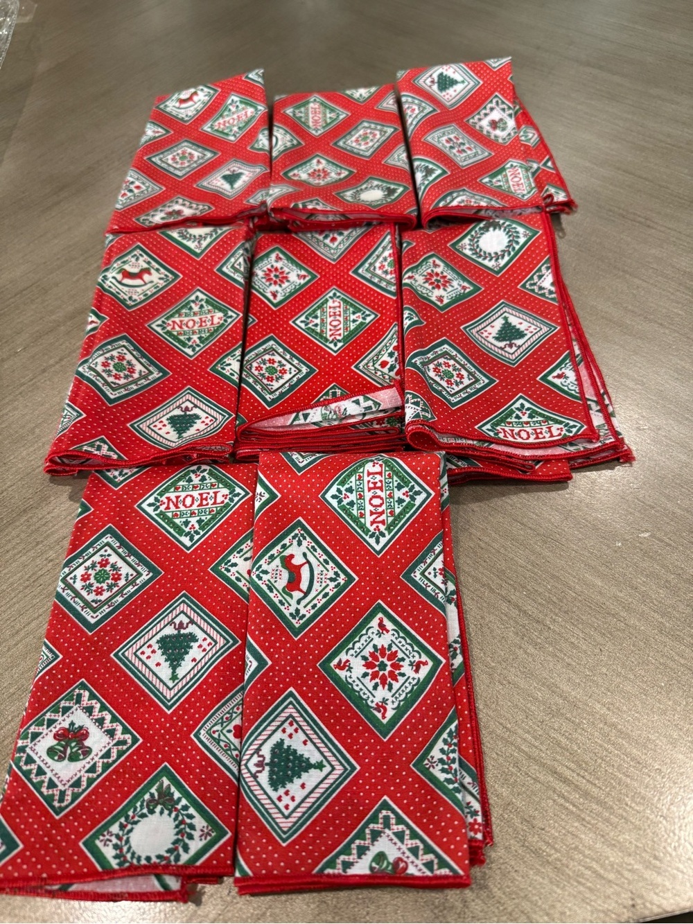 Christmas Cloth Napkins Lot of 8 Themed polka dot Square 14X 13 inch Napkins